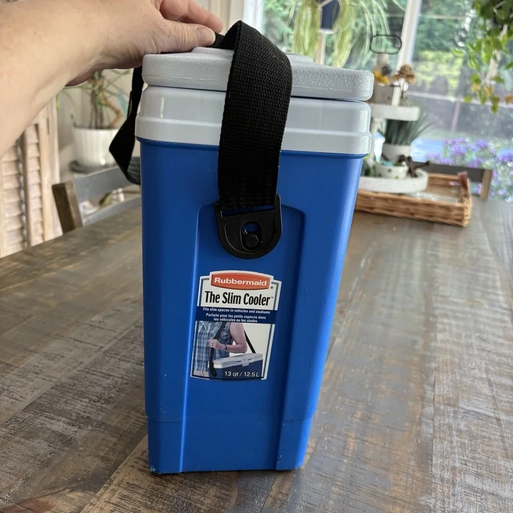 Vintage Rubbermaid Slim Cooler #1801 13 Qt Dual Open Lid Strap Blue